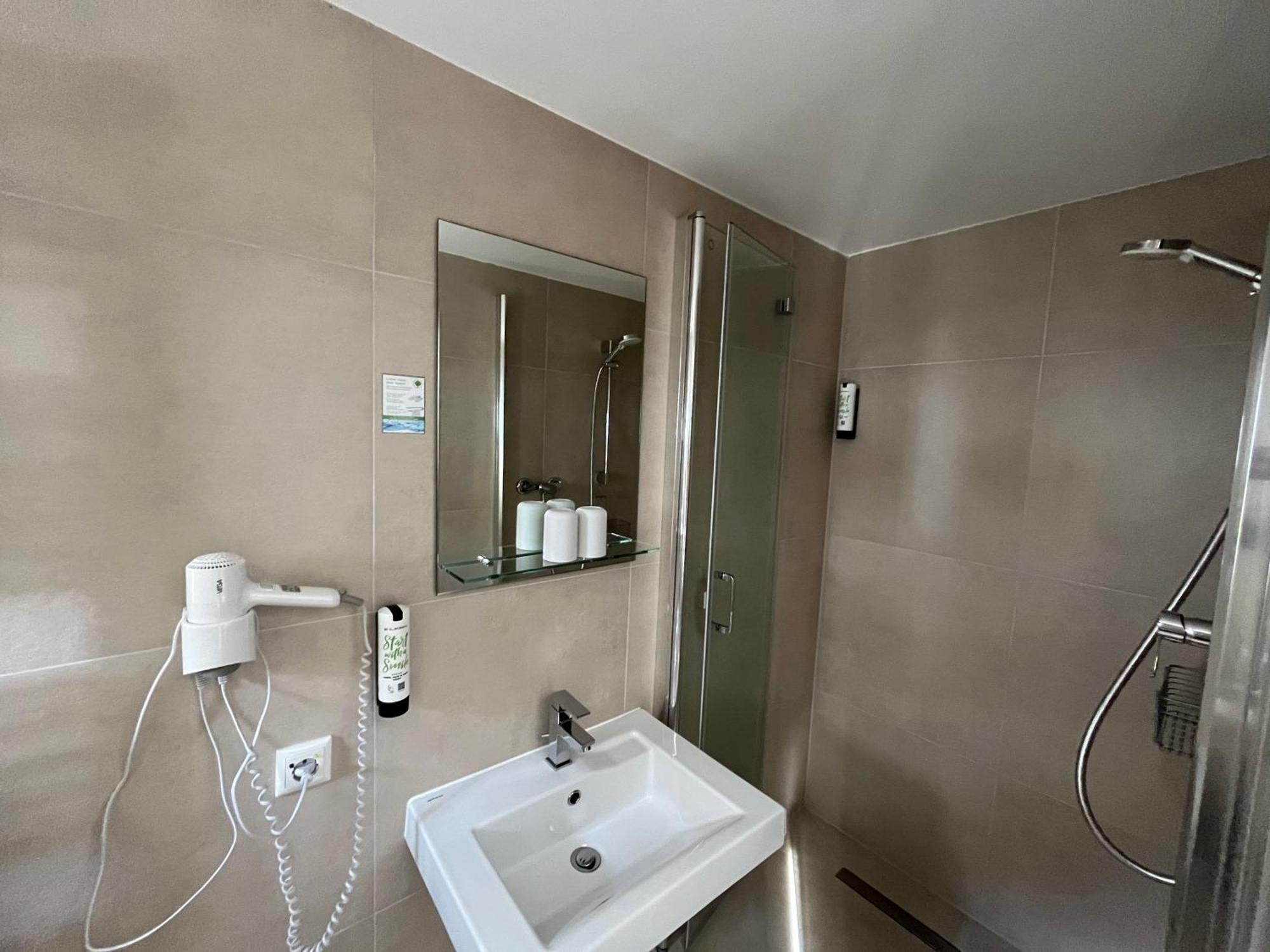 Hotel Weissbraeu Oberhaching Eksteriør billede